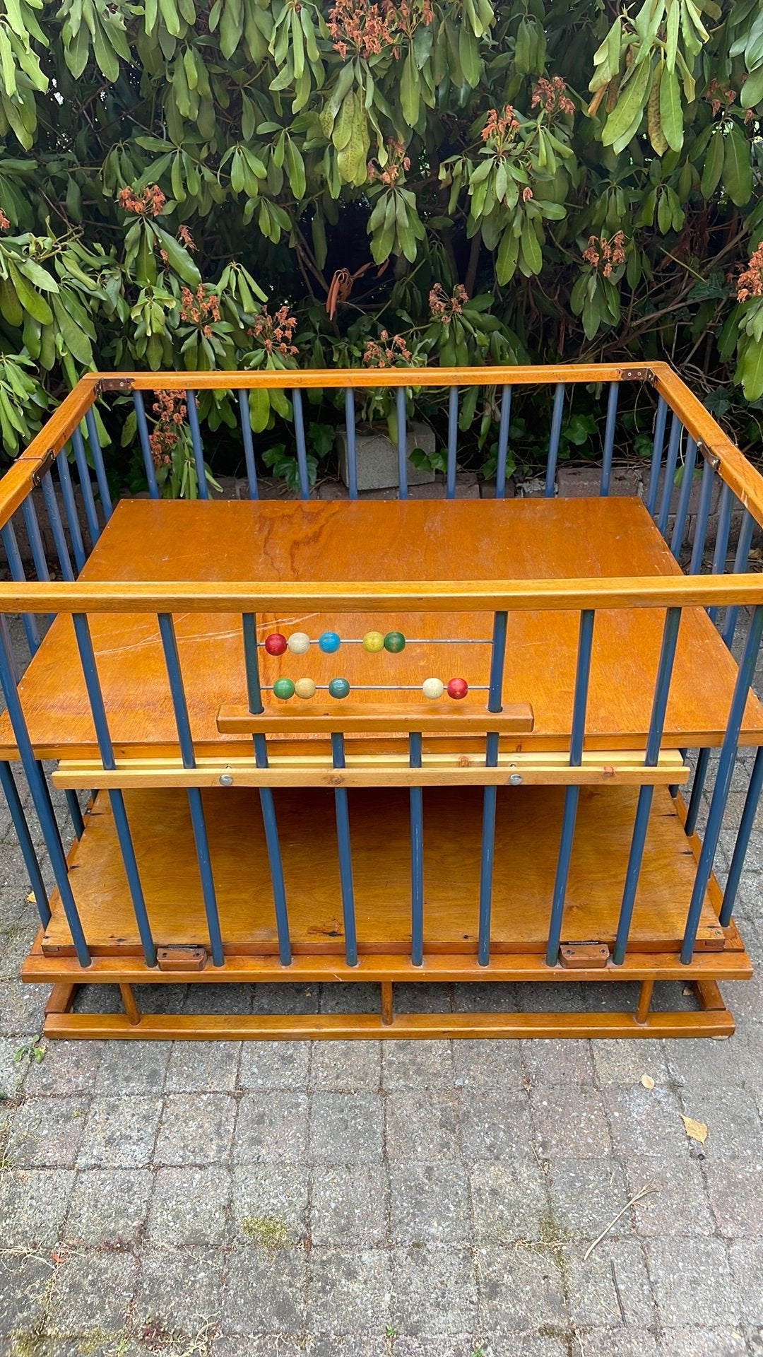 Vintage houten kinderbox / inklapbaar / verstelbare bodem, Ophalen, Zo goed als nieuw, In hoogte verstelbaar
