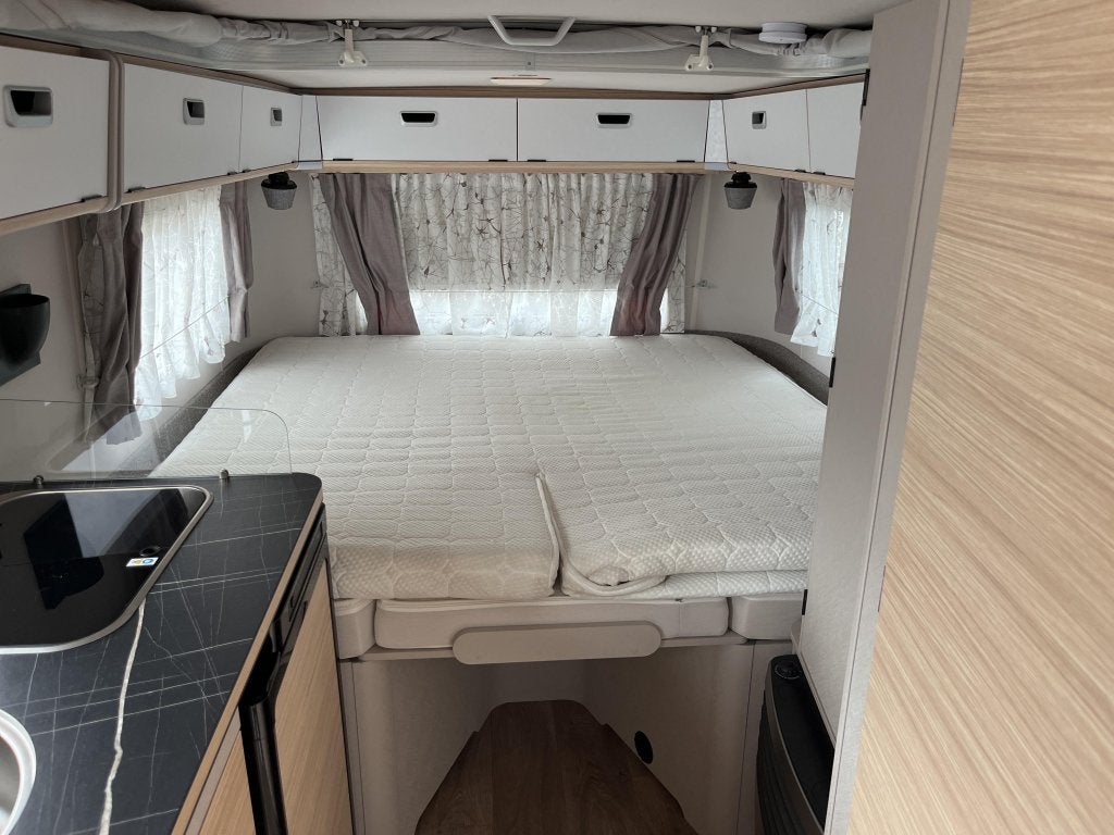 Eriba Touring 542 Urban compleet 2024 jong gebruikt, Overige typen, Schokbreker, 4 tot 5 meter, Eriba