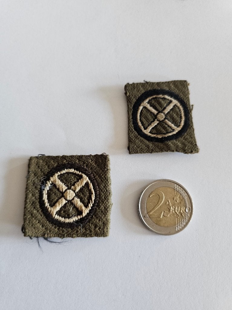KNIL Indië Chauffeur Militair Uniform Embleem, Verzamelen, Ophalen of Verzenden, Landmacht, Nederland, Embleem of Badge