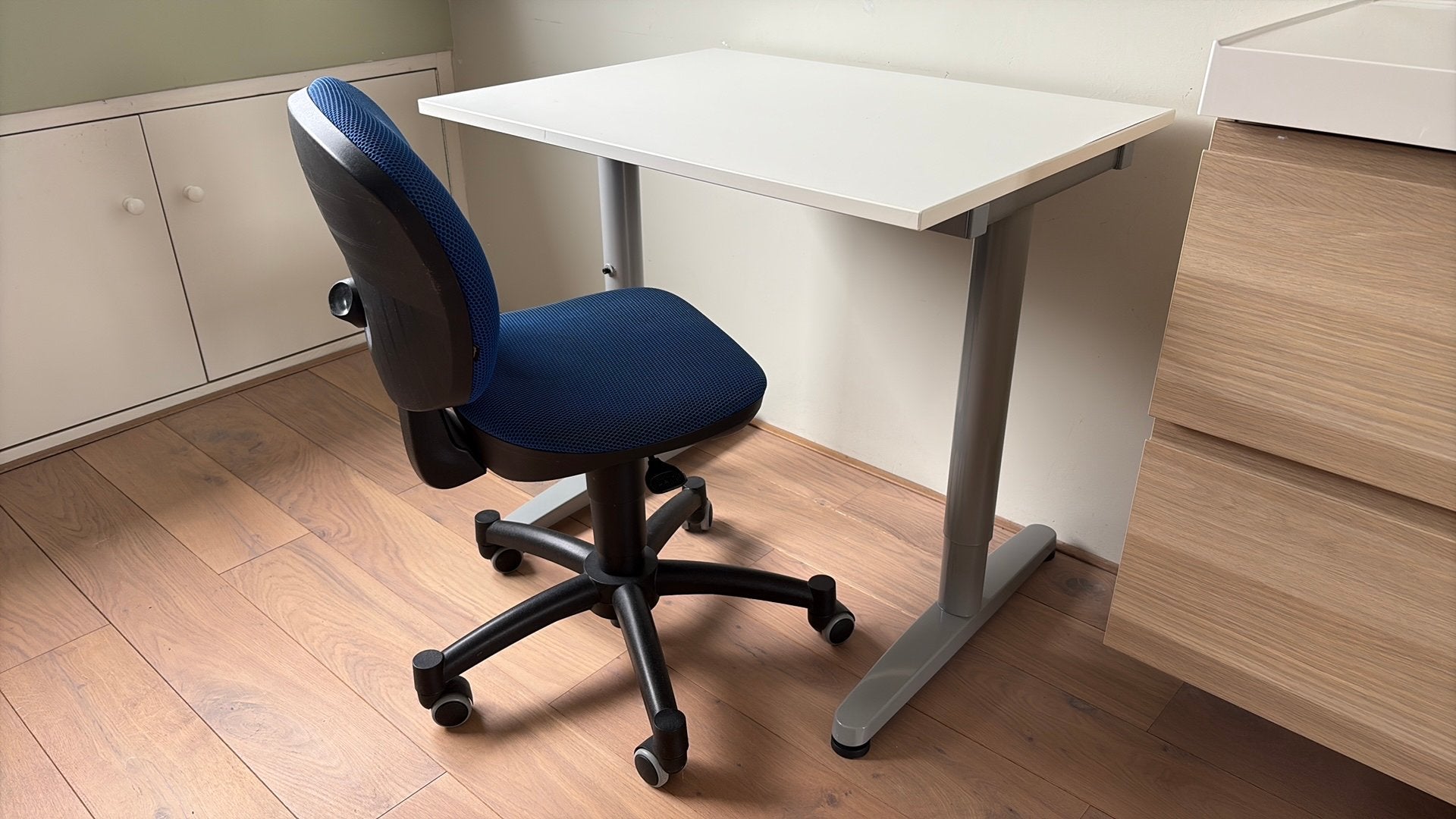 Kids breaustoel LifeTime en tafel Ikea, Gebruikt, Blauw, Ophalen of Verzenden, Bureaustoel