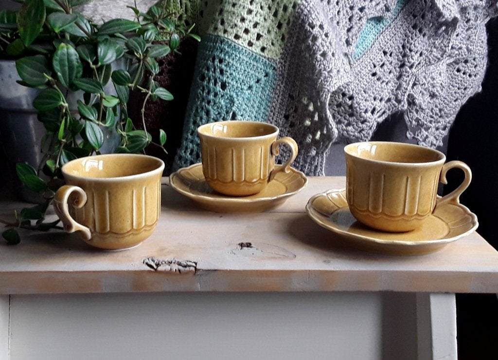 Tognana - vintage Italiaanse kop en schotels - amber - retr, Huis en Inrichting, Keuken | Servies, Ophalen of Verzenden, Zo goed als nieuw
