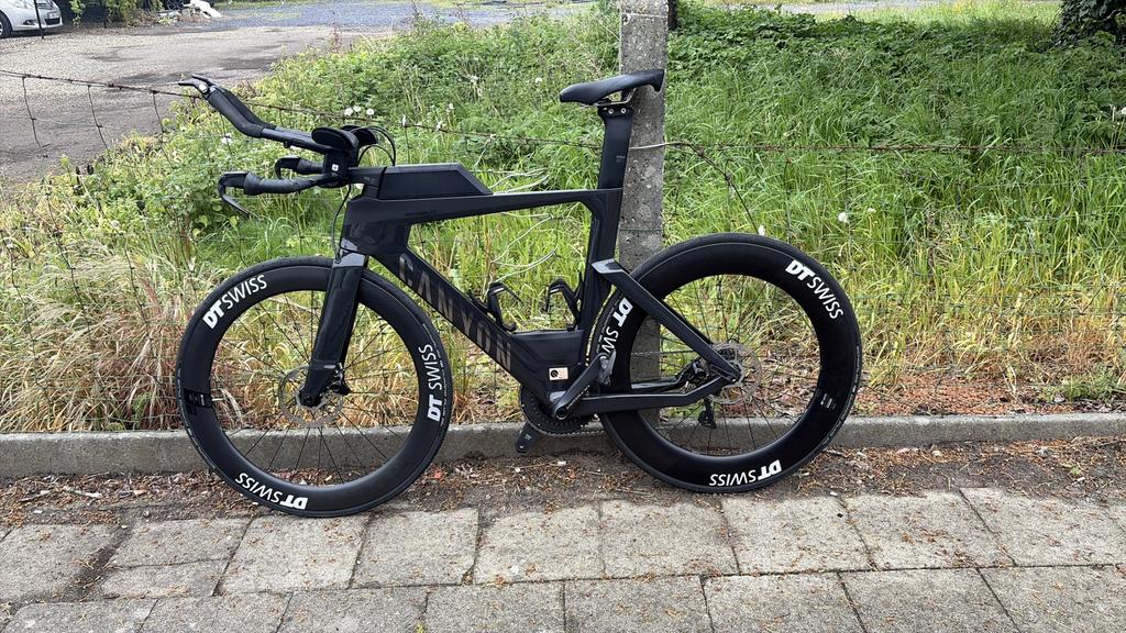 Canyon Speedmax maat M. Ultegra, DT Swiss, schijfrem, 28 inch, Carbon, Zo goed als nieuw, Meer dan 20 versnellingen