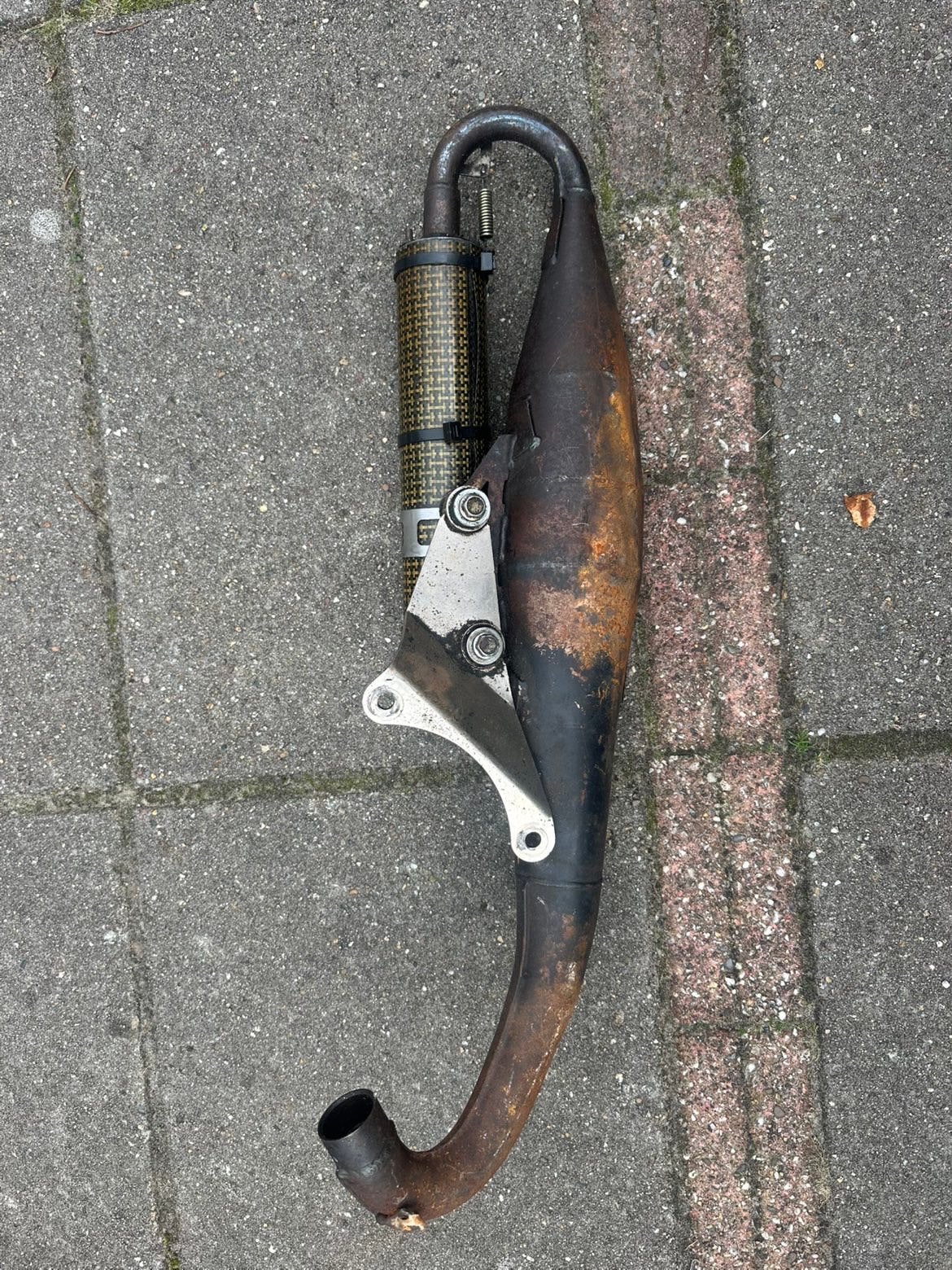 Yasuni r - 2 takt uitlaat, Ophalen of Verzenden, Zo goed als nieuw