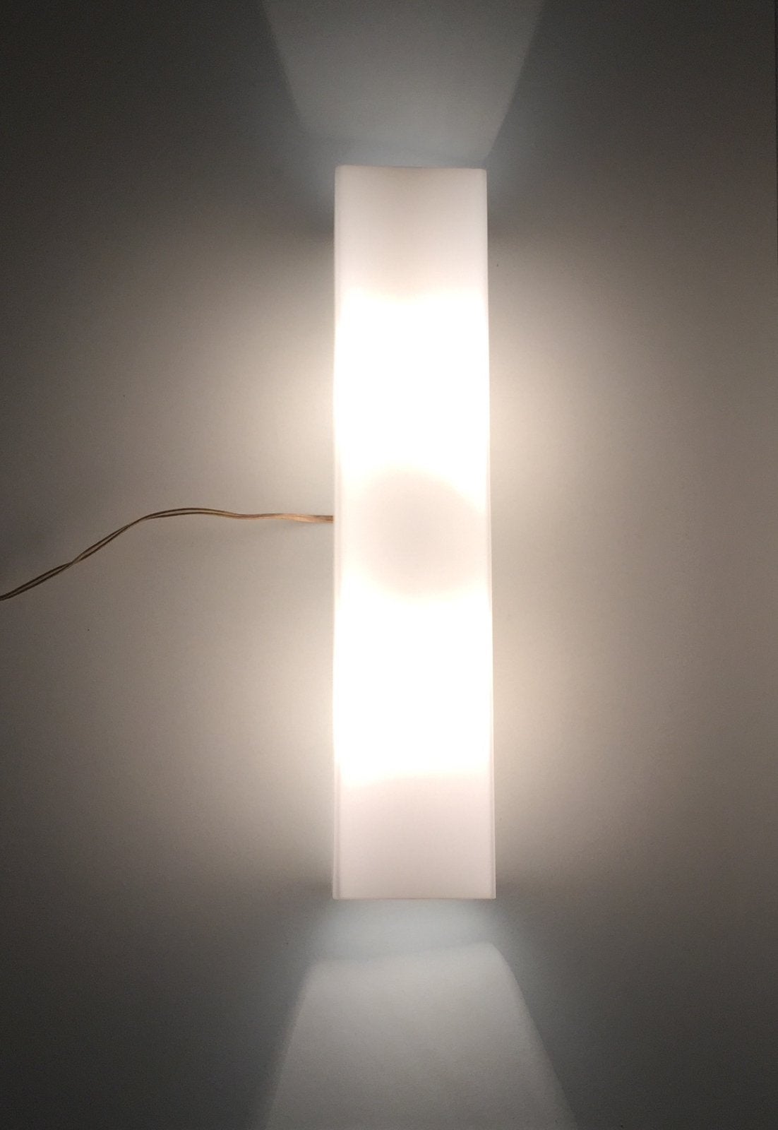 Staff opaline wall lamp 60s old stock silence of the lamps, E27 (groot), Ophalen of Verzenden, Glas, Zo goed als nieuw