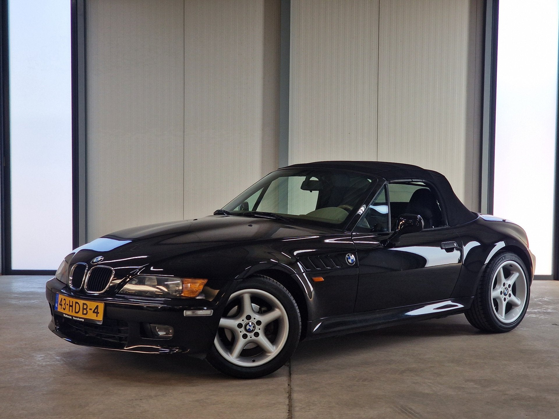 BMW Z3 Roadster 2.8 | 192pk | Wide body pre facelift |, Auto's, Oldtimers, 12 maanden, Achterwielaandrijving, Beige, 192 pk