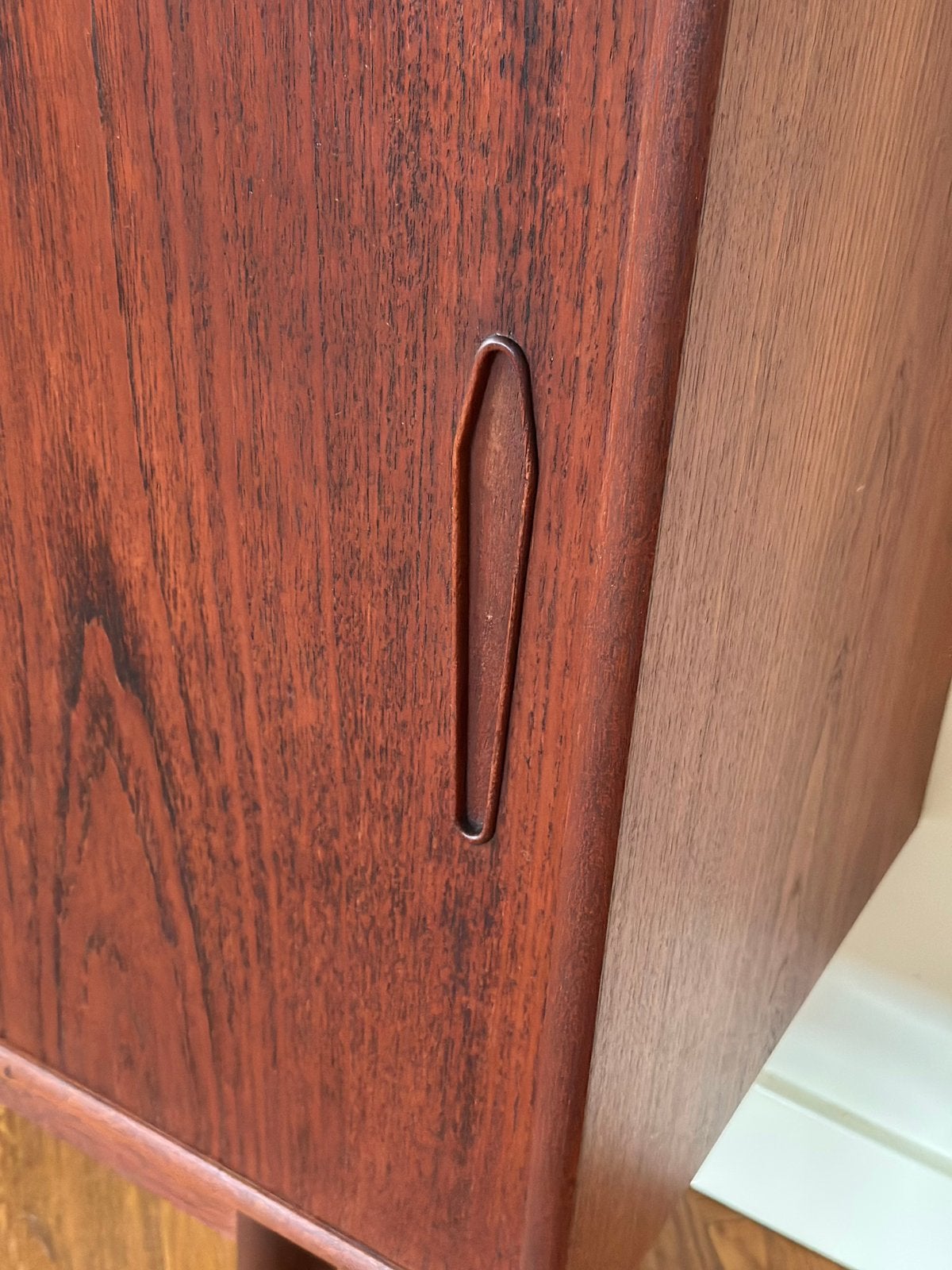 Vintage highboard wandmeubel Deens teak hout jaren 50/60/70, Huis en Inrichting, Ophalen, Gebruikt, Met deur(en), 100 tot 150 cm