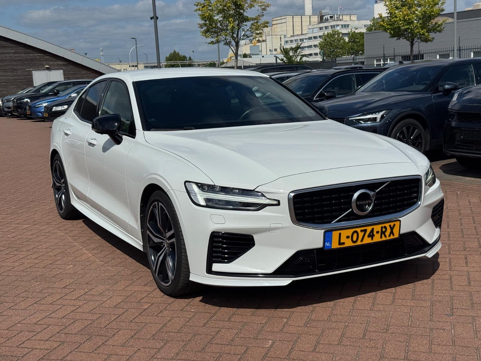 Volvo S60 2.0 T8 AWD Twin Engine R-Design | Plug-in Hybrid (, Auto's, 12 maanden, Gebruikt, Euro 6, 4 cilinders