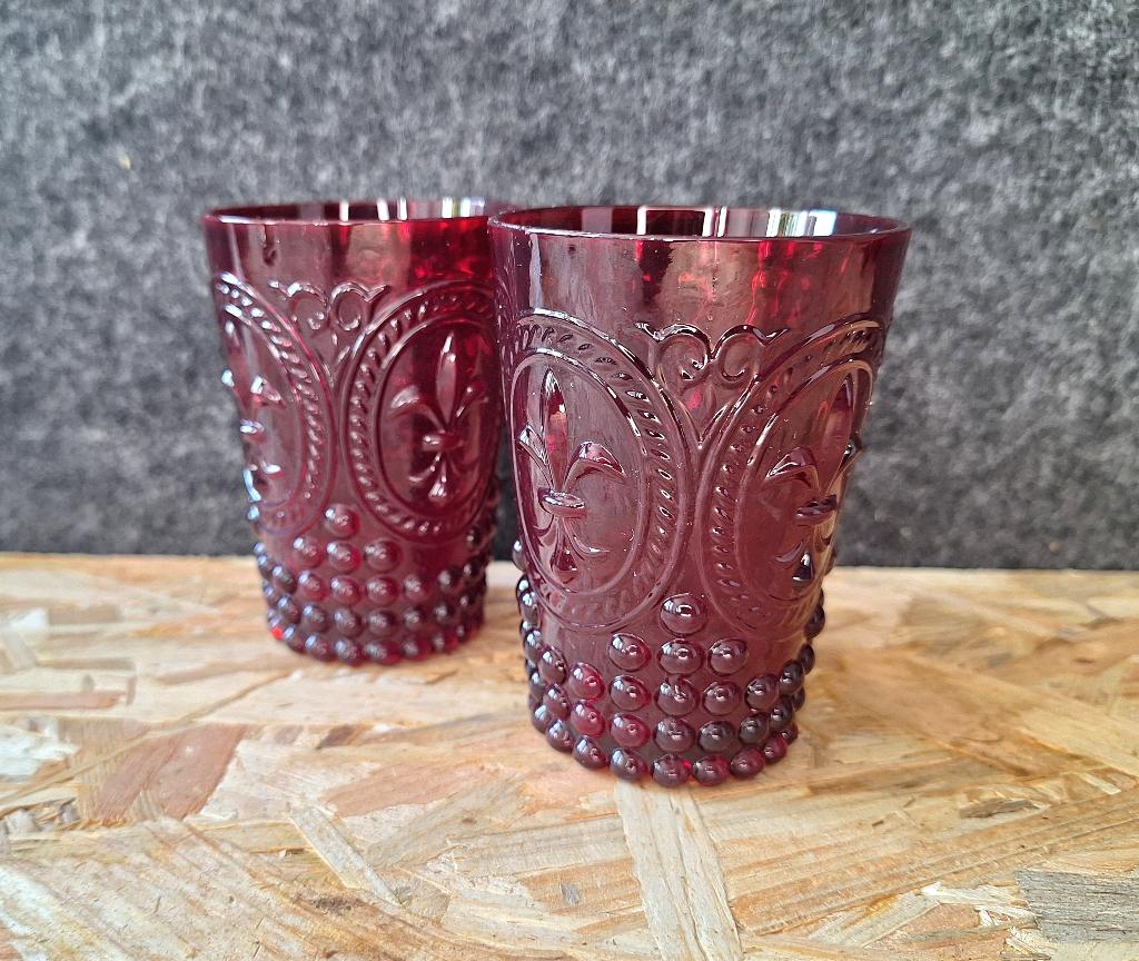 Set van 2 rode glazen – Fleur de Lis design, Ophalen of Verzenden