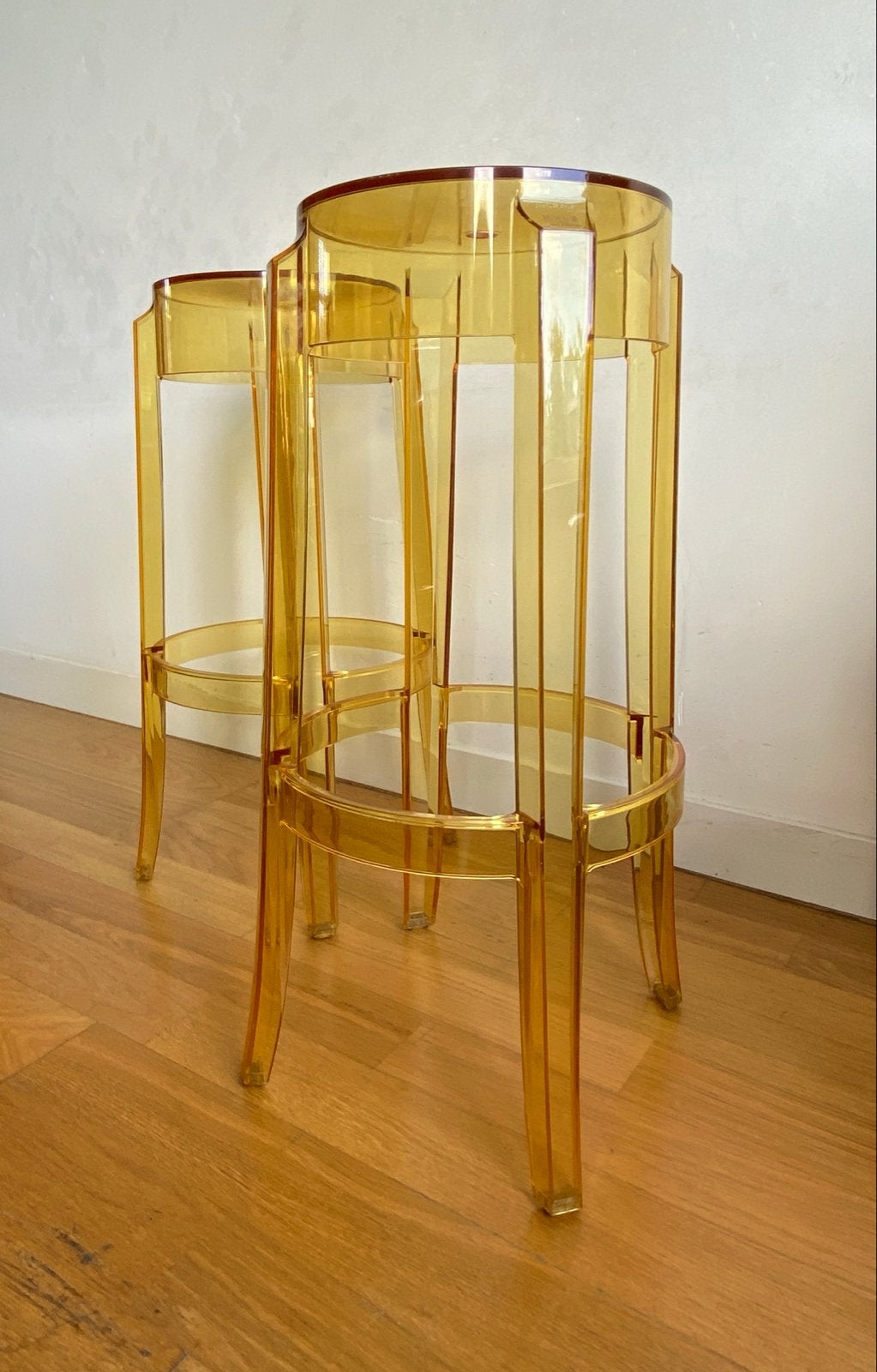 2x Kartell Charles Ghost Krukken - Transparant Amber, Huis en Inrichting, Ophalen, Kunststof, Gebruikt, Met voetsteun
