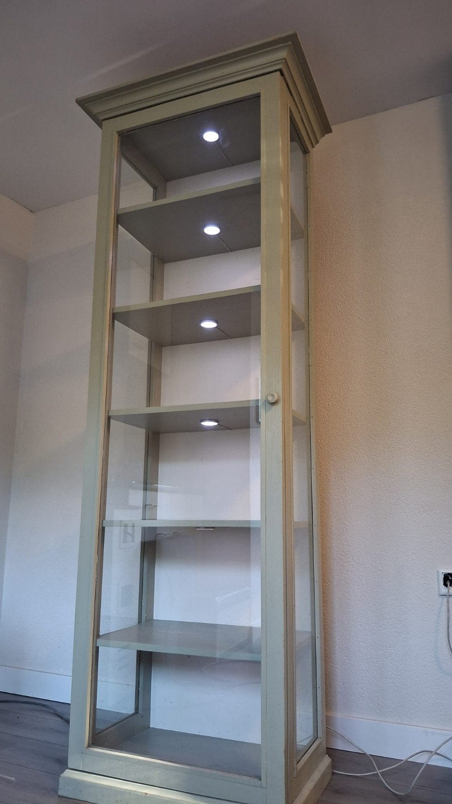 Mooie grote vitrinekast met verlichting, Huis en Inrichting, Kasten | Vitrinekasten, Ophalen, Gebruikt, 50 tot 100 cm, 150 tot 200 cm