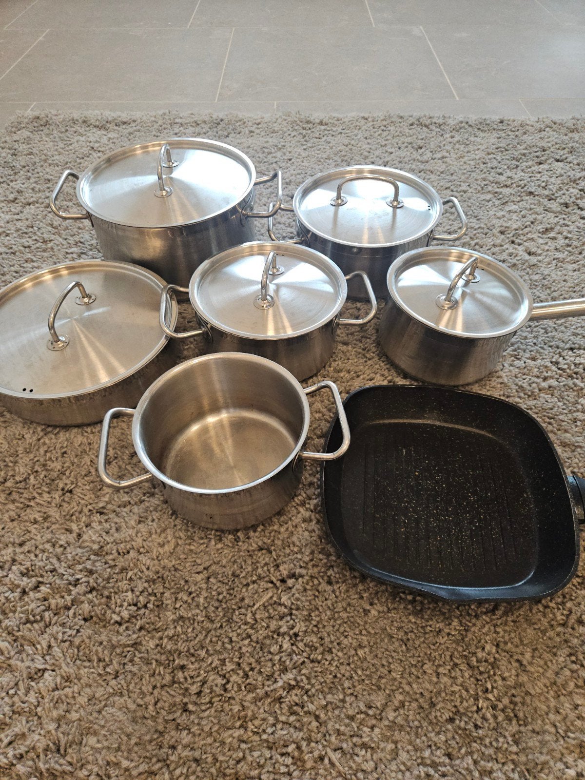 Pannenset: 6 RVS pannen (Tip Culinair) + grillpan (Re Cook), Ophalen, Gebruikt, Met deksel, Pannenset
