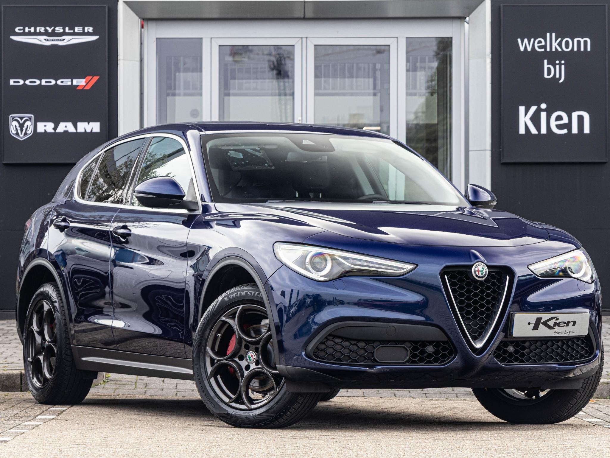 Alfa Romeo Stelvio 2.0 T AWD B-Tech Q4 | ACC | Stoel & Stuur, Auto's, Euro 6, 4 cilinders, Blauw, Leder