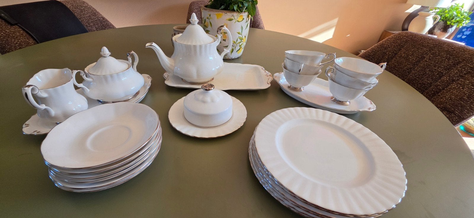 6-delig Royal Albert Chantilly servies, Klassiek, Ophalen of Verzenden, Zo goed als nieuw, Royal Albert
