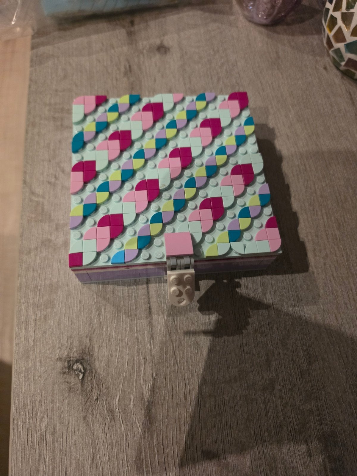 Lego doosje met mozaïek deksel, Ophalen, Gebruikt, Inclusief extra onderdelen, Lego