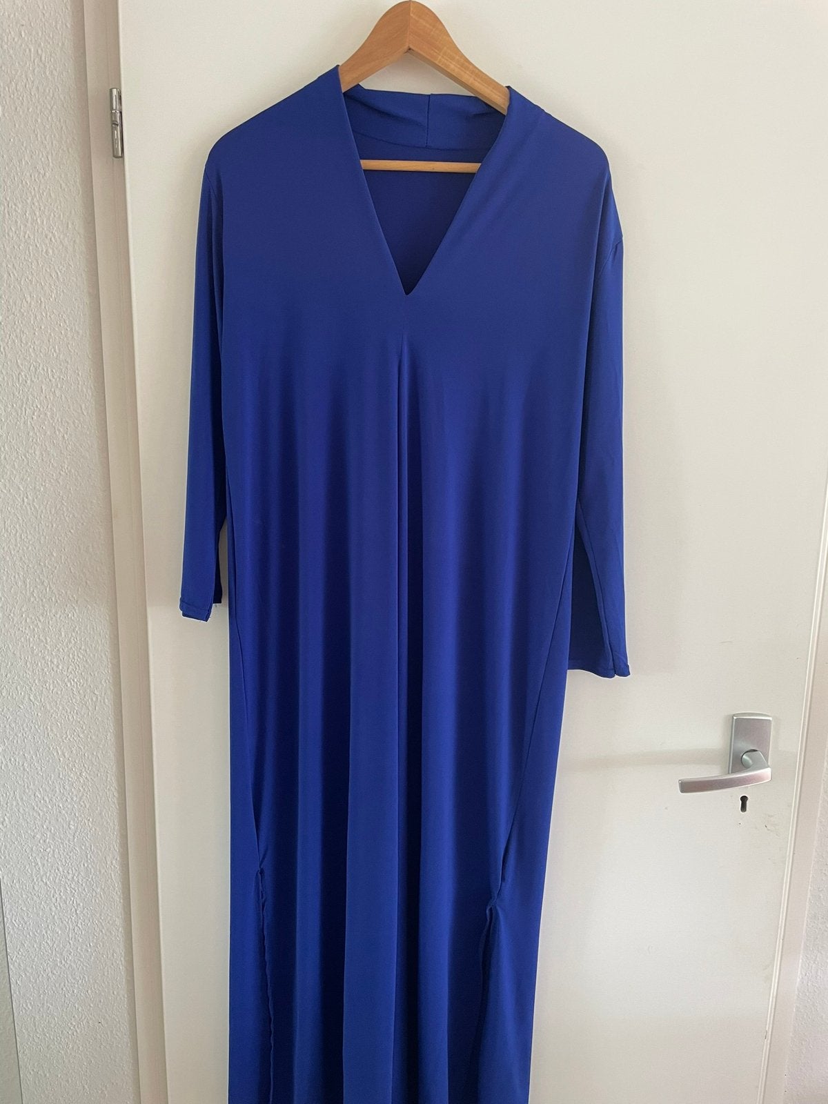 Koningsblauwe jurk, Blauw, Maat 42/44 (L), Nieuw, Ophalen of Verzenden