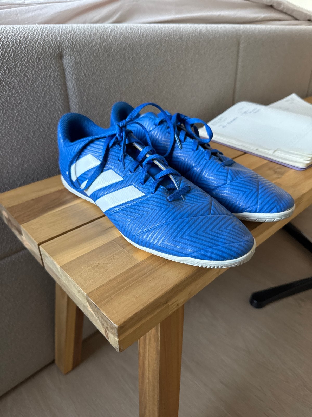 Adidas Zaalvoetbalschoenen - Zo goed als nieuw, Ophalen, Schoenen, Maat L, Zo goed als nieuw