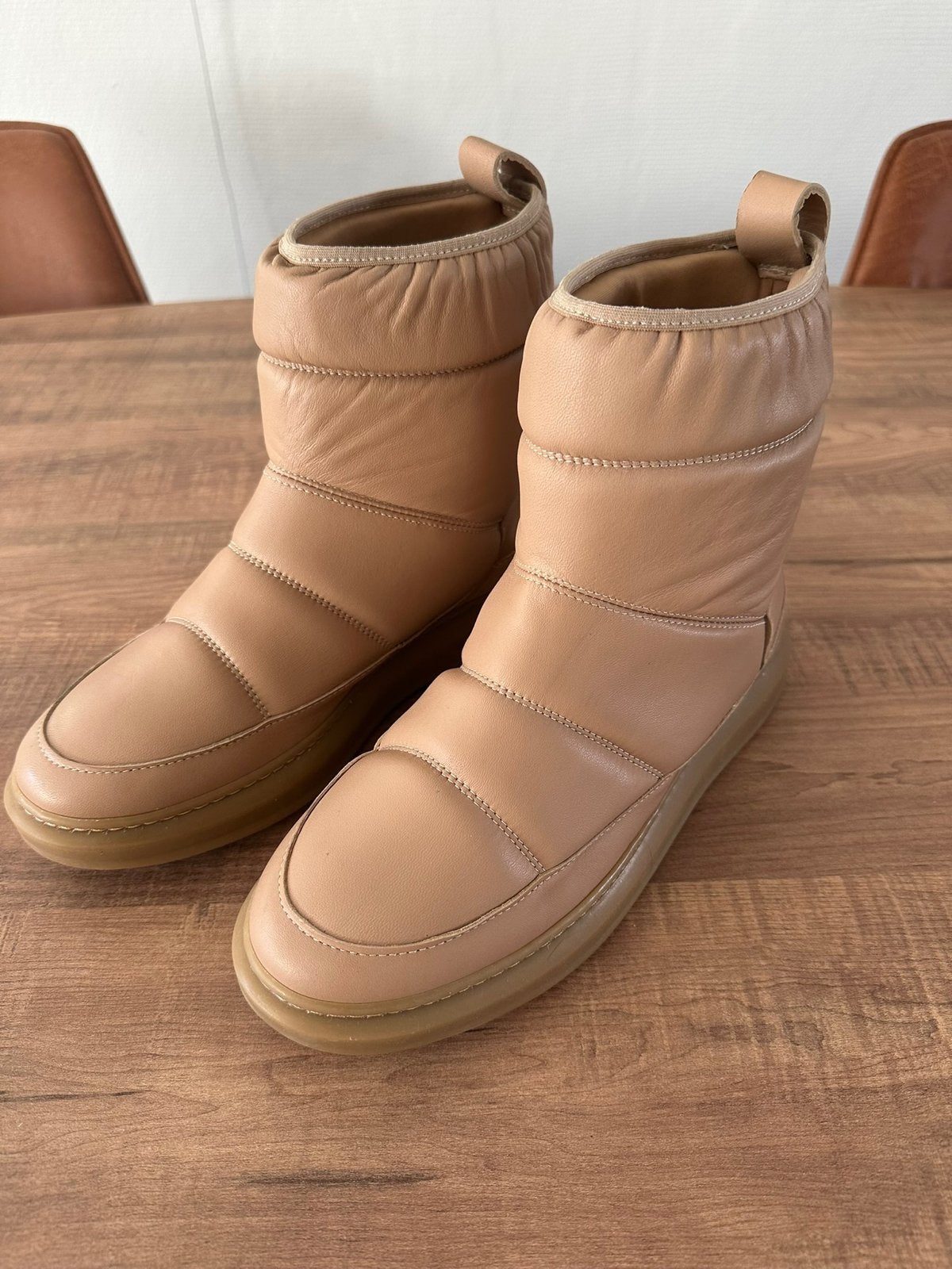 Ivylee Copenhagen Moon Boots Beige - Maat 42, Beige, Lage of Enkellaarzen, Ophalen of Verzenden, Zo goed als nieuw