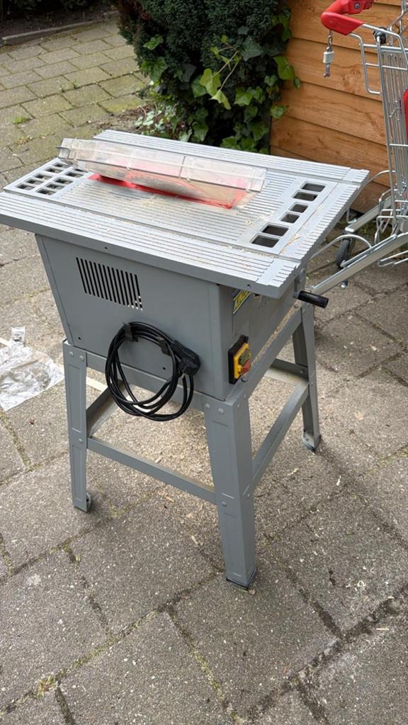 Tafelcirkelzaag 1600W met 3 nieuwe zaagbladen, Ophalen, Gebruikt, Cirkelzaag, 70 mm of meer