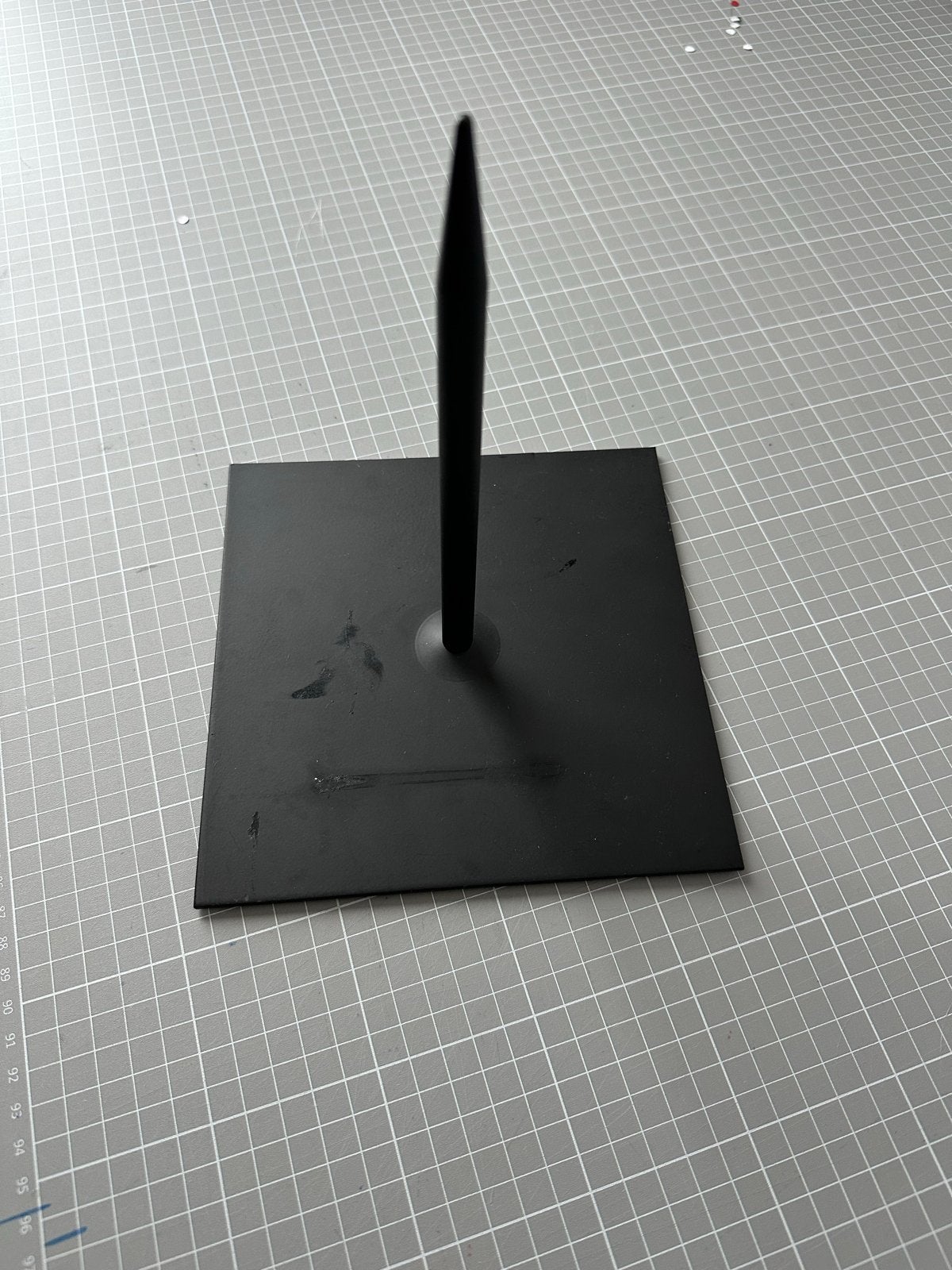 Zwarte display standaard voor decoratie, Ophalen of Verzenden, Zo goed als nieuw