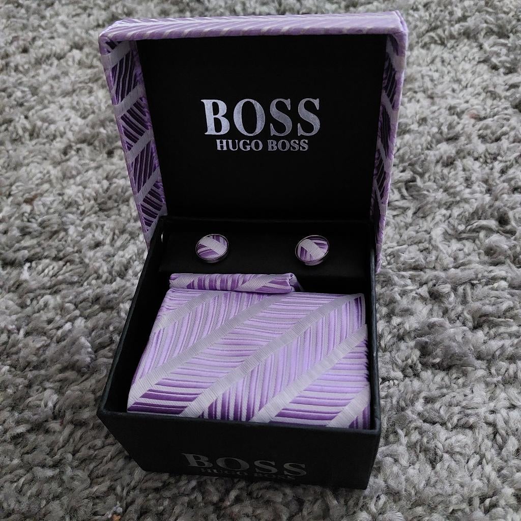 Hugo Boss stropdas, pochet en 2 manchetknopen, nieuw, Kleding | Heren, Stropdassen, Paars, Nieuw, Ophalen of Verzenden, Hugo Boss