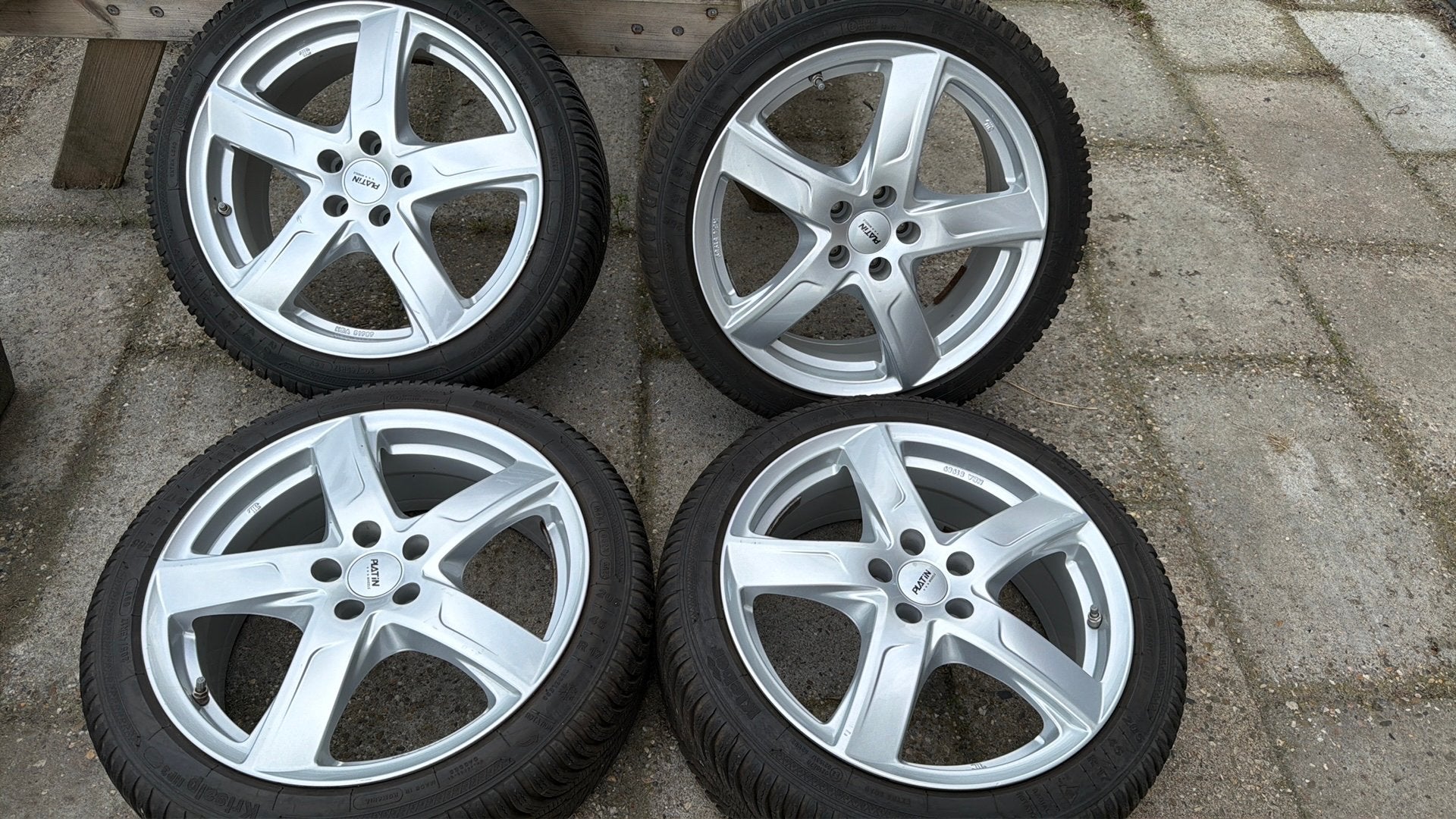 Toyota yaris mazda 2 winterset incl sensoren 205/45-17 klebe, Auto-onderdelen, Banden en Velgen, Ophalen, Gebruikt, Banden en Velgen