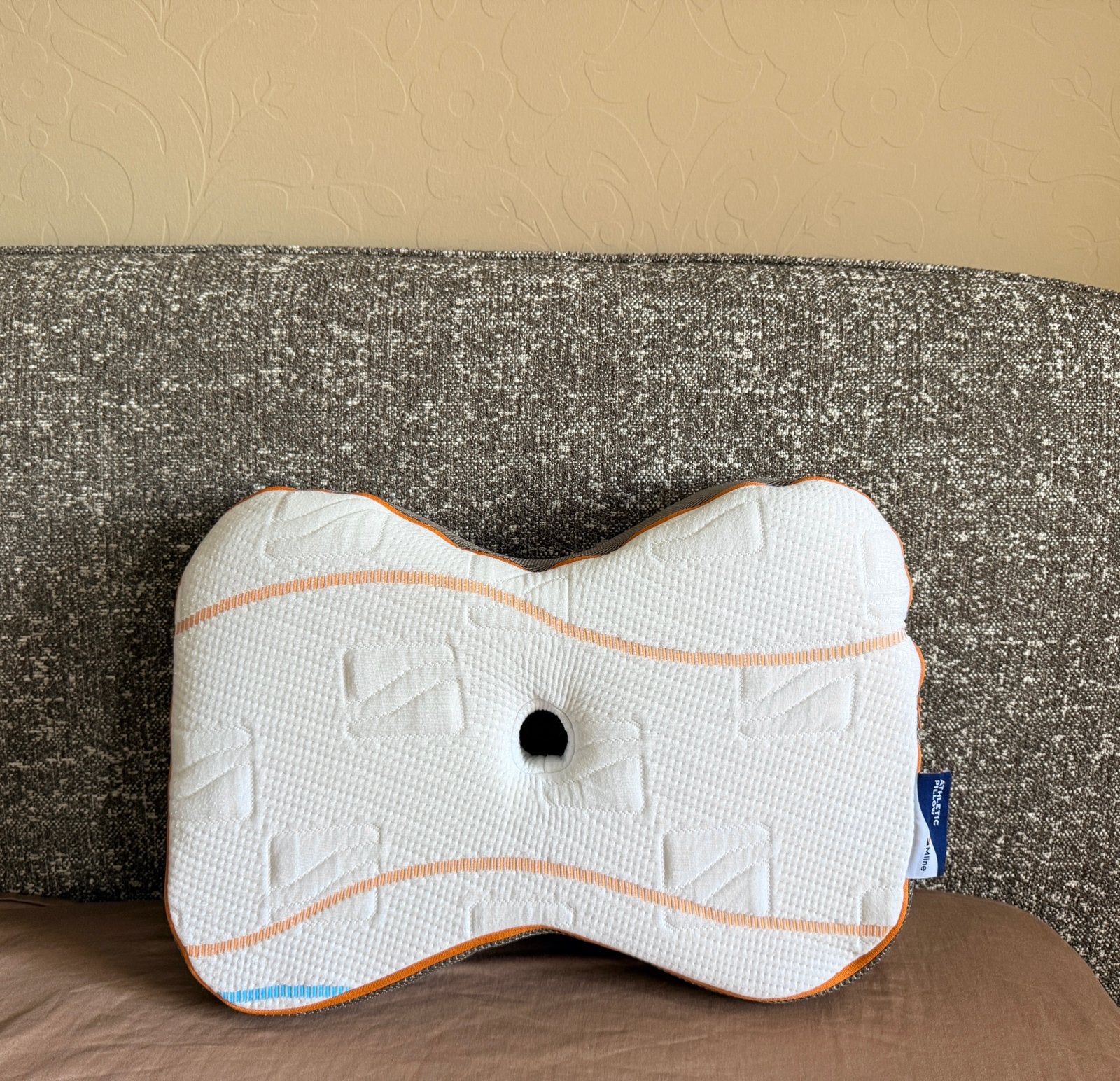 * M Line * Zgan Athletic pillow incl 3 bijpassende hoesjes, Eenpersoons, Wit, Ophalen of Verzenden, Zo goed als nieuw