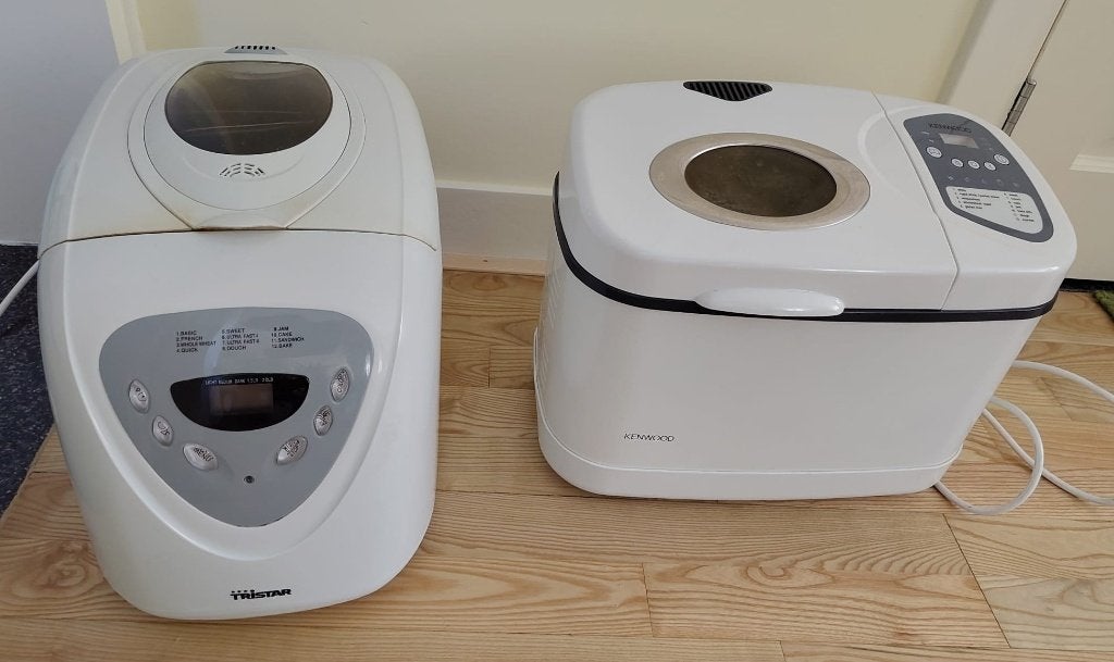Broodmachine 2 stuks Kenwood en Tristar defect, Witgoed en Apparatuur, Broodbakmachines, Niet werkend, Met timer, 400 tot 800 gram deeg