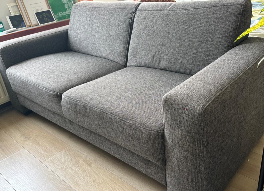 Grey Couch/ Sofa, Ophalen, Zo goed als nieuw