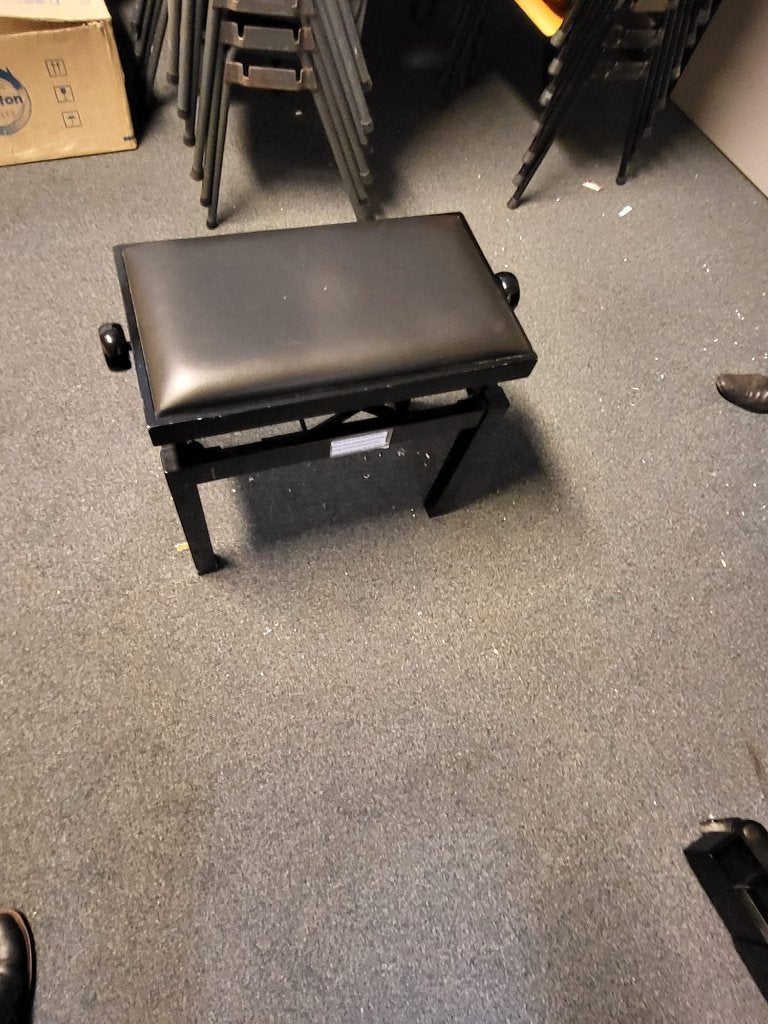 Piano met kruk, Ophalen, Gebruikt, Zwart, Piano