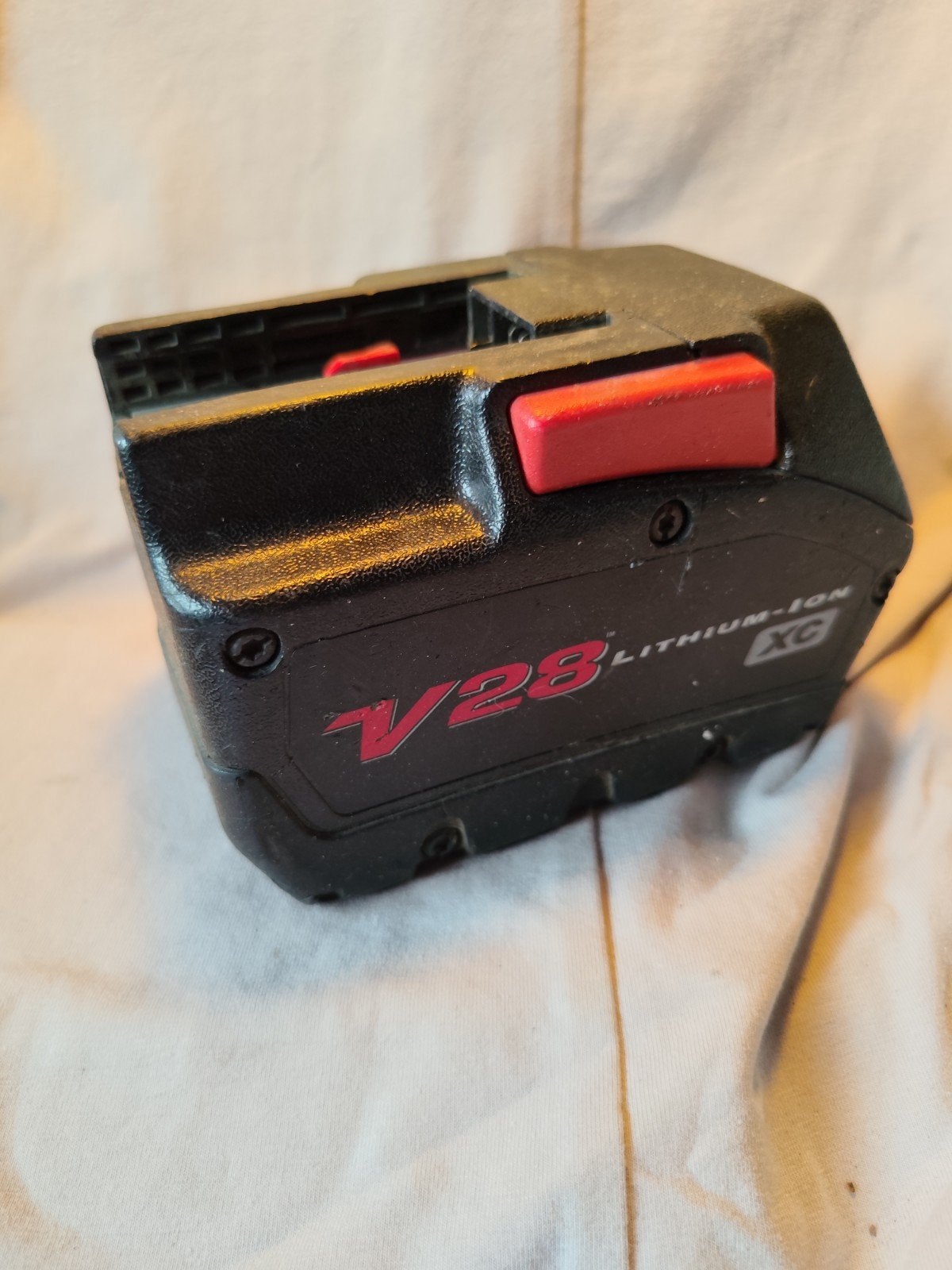 Milwaukee V28B Li-Ion Accu 28V 3.0Ah ongetest, Verzenden, Gebruikt, Overige typen