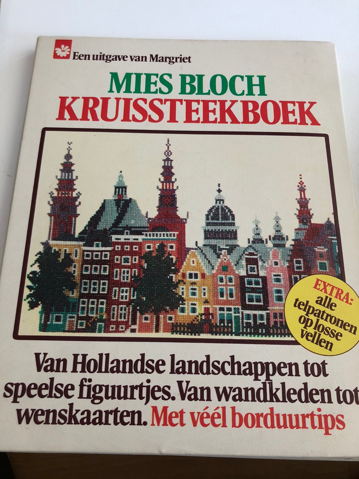 Mies Bloch Kruissteekboek, Hobby en Vrije tijd, Borduren en Borduurmachines, Ophalen of Verzenden, Gebruikt, Patroon