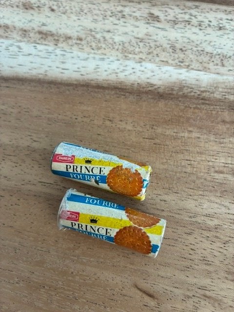 Twee rollen koekjes miniatuur, Ophalen of Verzenden, Zo goed als nieuw, Poppenhuis