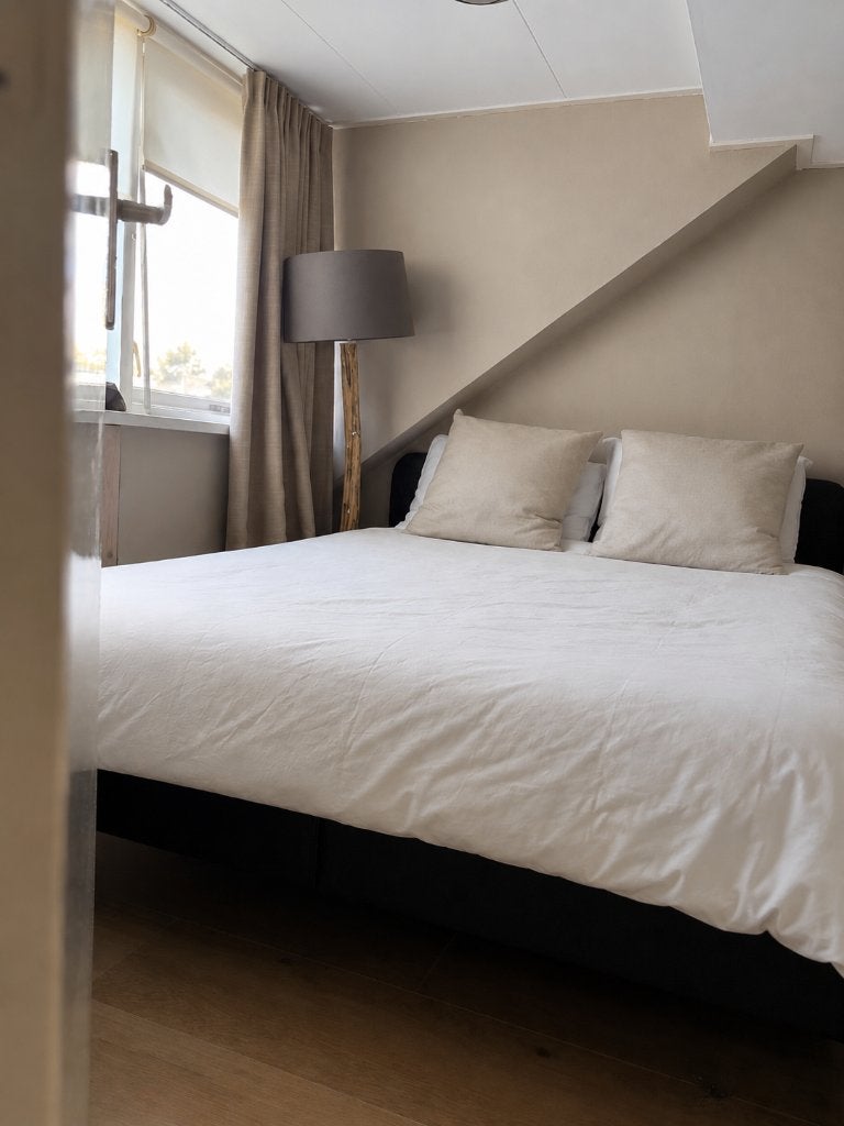 IKEA logeerbed 160x200 incl. nieuw matras & beddengoed, Huis en Inrichting, Slaapkamer | Bedden, Ophalen, Overige materialen, Zwart
