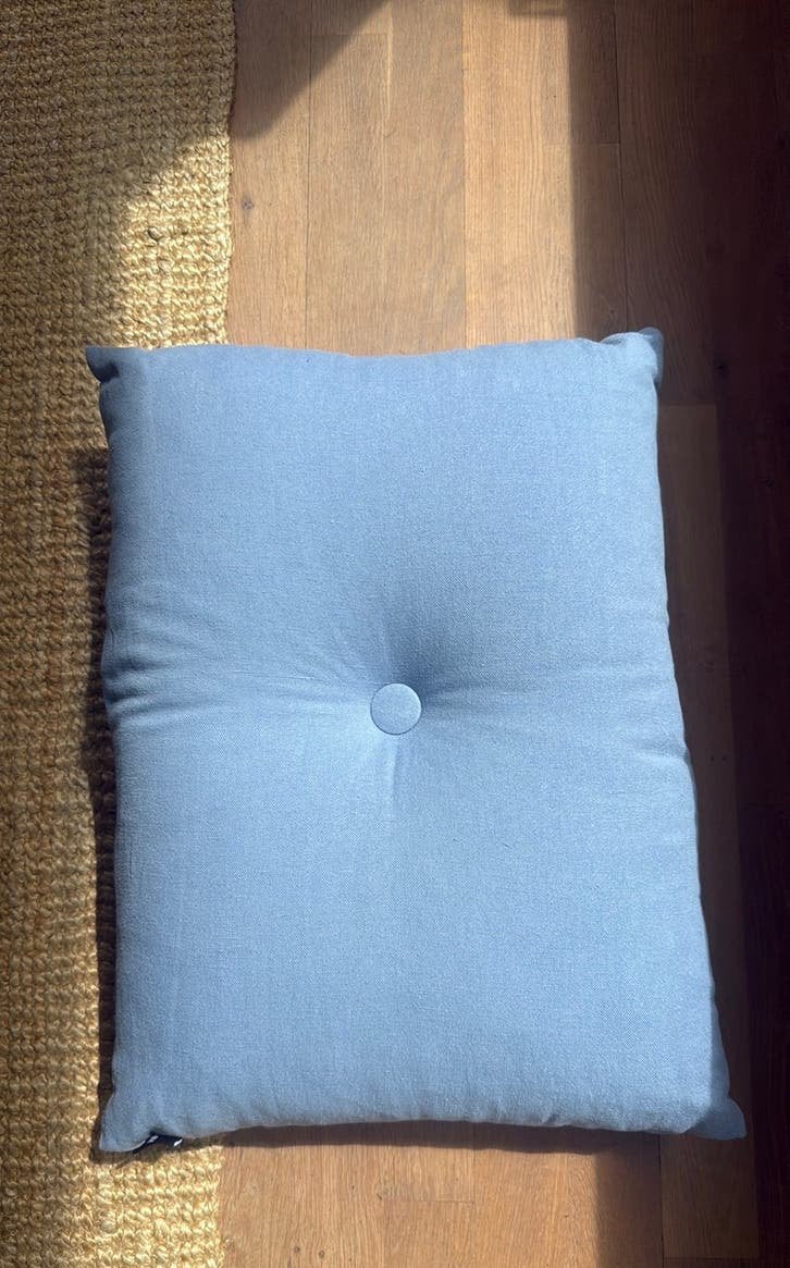 Prachtig blauw sierkussen van Hay, Ophalen, Zo goed als nieuw, Blauw, Vierkant