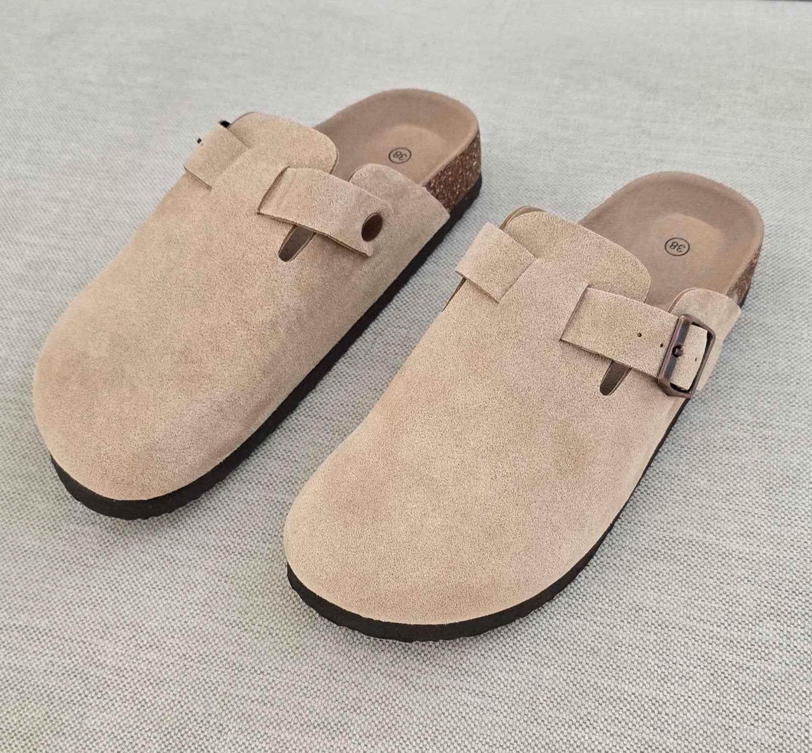 Nieuwe Nudge suède  comfort clogs, mt 38, Nieuw, Ophalen of Verzenden, Nudge, Instappers