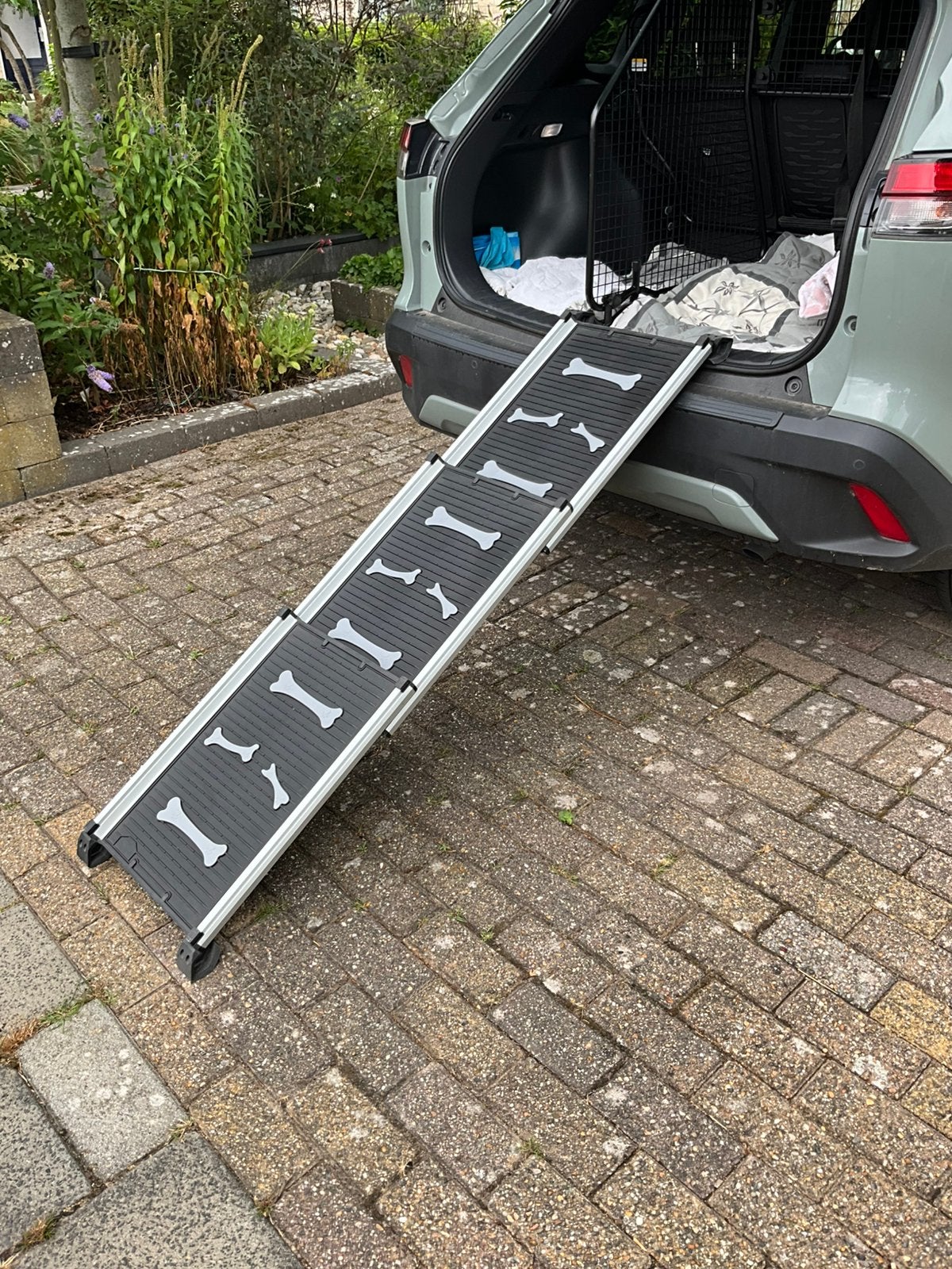 Uitschuifbare honden loopplank voor auto of bank/bed, Dieren en Toebehoren, Ophalen of Verzenden, Zo goed als nieuw