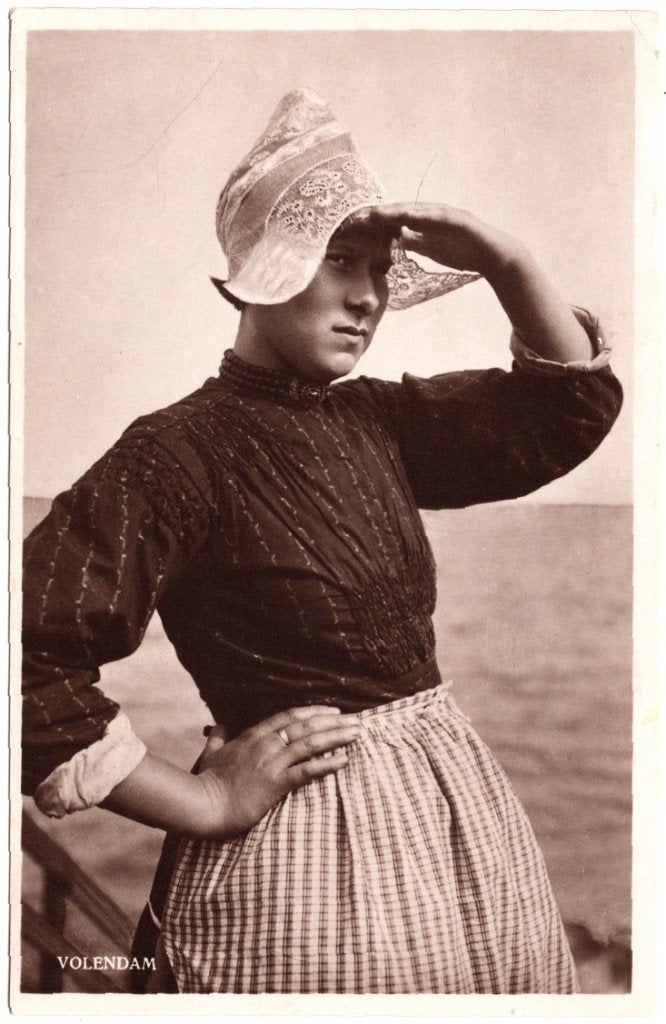 Oude Ansichtkaart Volendam Vrouw Kap Fotokaart, Ophalen of Verzenden, 1940 tot 1960, Ongelopen, Noord-Holland
