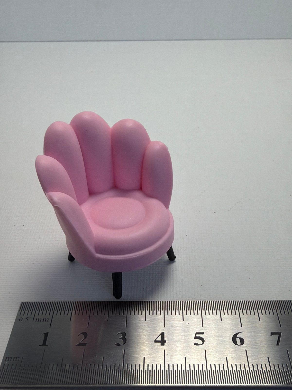 Roze miniatuur schelpstoel voor poppenhuis/decoratie, Ophalen of Verzenden, Gebruikt, Jongen of Meisje