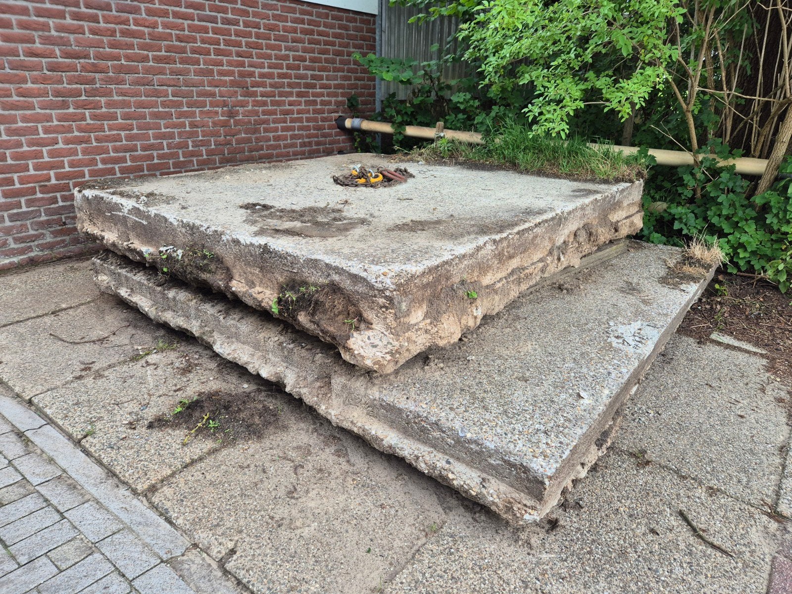 Betonplaat fundering ankerplaat brokkensilo zendmast, Ophalen, Minder dan 20 cm, Minder dan 20 cm, Minder dan 5 m²