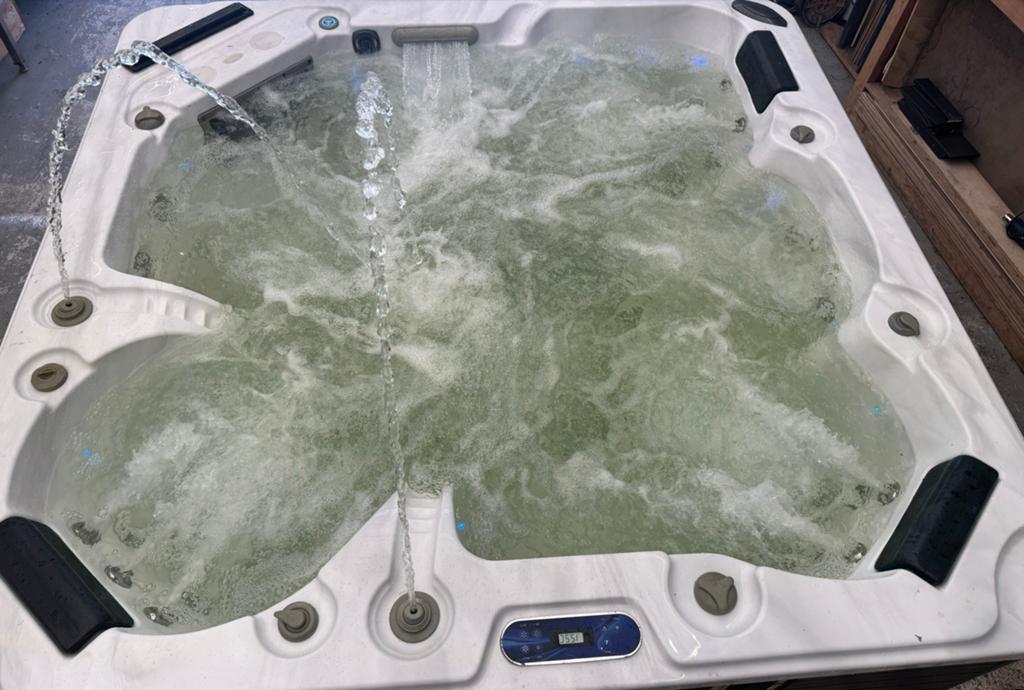 🌴Balboa Jacuzzi 6 persoons 1 Ligplaats🌴, Ophalen of Verzenden, Gebruikt, Filter, Vast