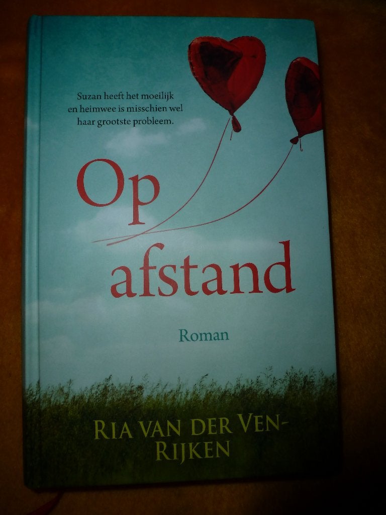 Ria van der Ven-Rijken - Op afstand, Ophalen of Verzenden, Zo goed als nieuw, Ria van der Ven-Rijken