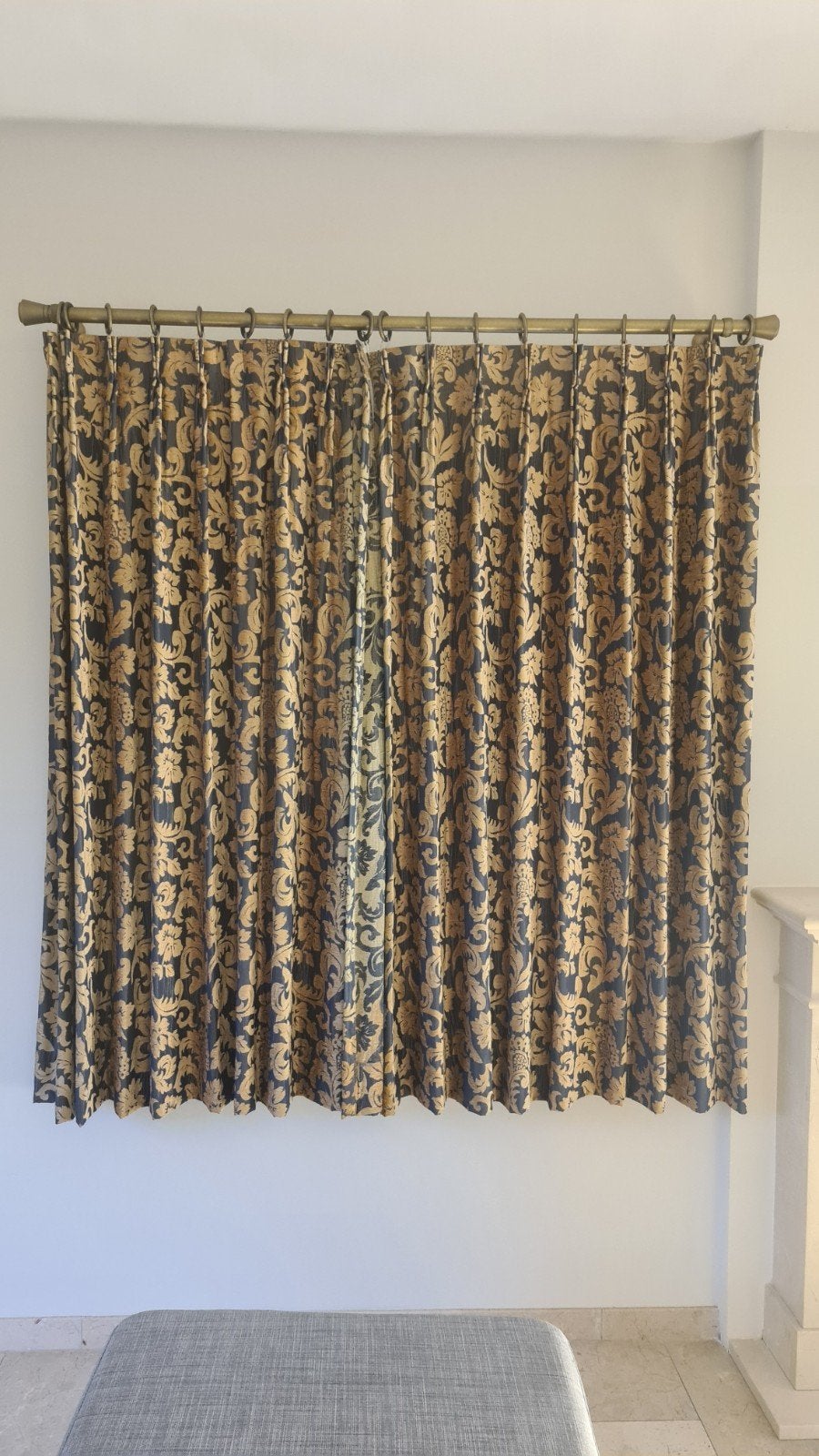 Luxe verduisterende velours gordijnen, blauw/goud, Verduisterend, Fluweel, Ophalen of Verzenden, Zo goed als nieuw