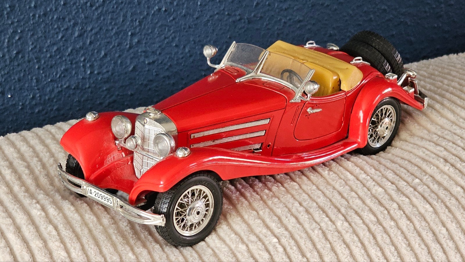 Burago Mercedes-Benz 500K Roadster (1936) schaalmodel 1:20, Ophalen, Gebruikt, Auto