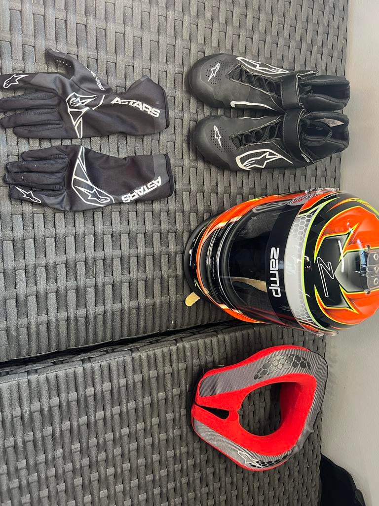 Compleet kart pak voor kinderen, Sport en Fitness, Karting, Ophalen, Gebruikt, Kleding of Schoenen