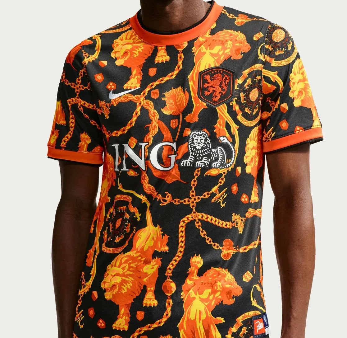 Nike x Patta | WK T shirt 2026-2028 (Origineel) Maat M, Maat 48/50 (M), Nike, Nieuw, Oranje