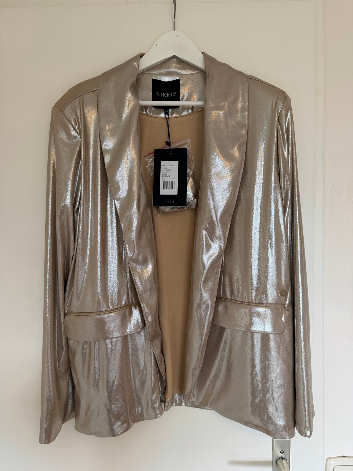 Nieuw! Nikkie Kennen Blazer Goud 42, Maat 42/44 (L), Nieuw, Ophalen of Verzenden, Nikkie