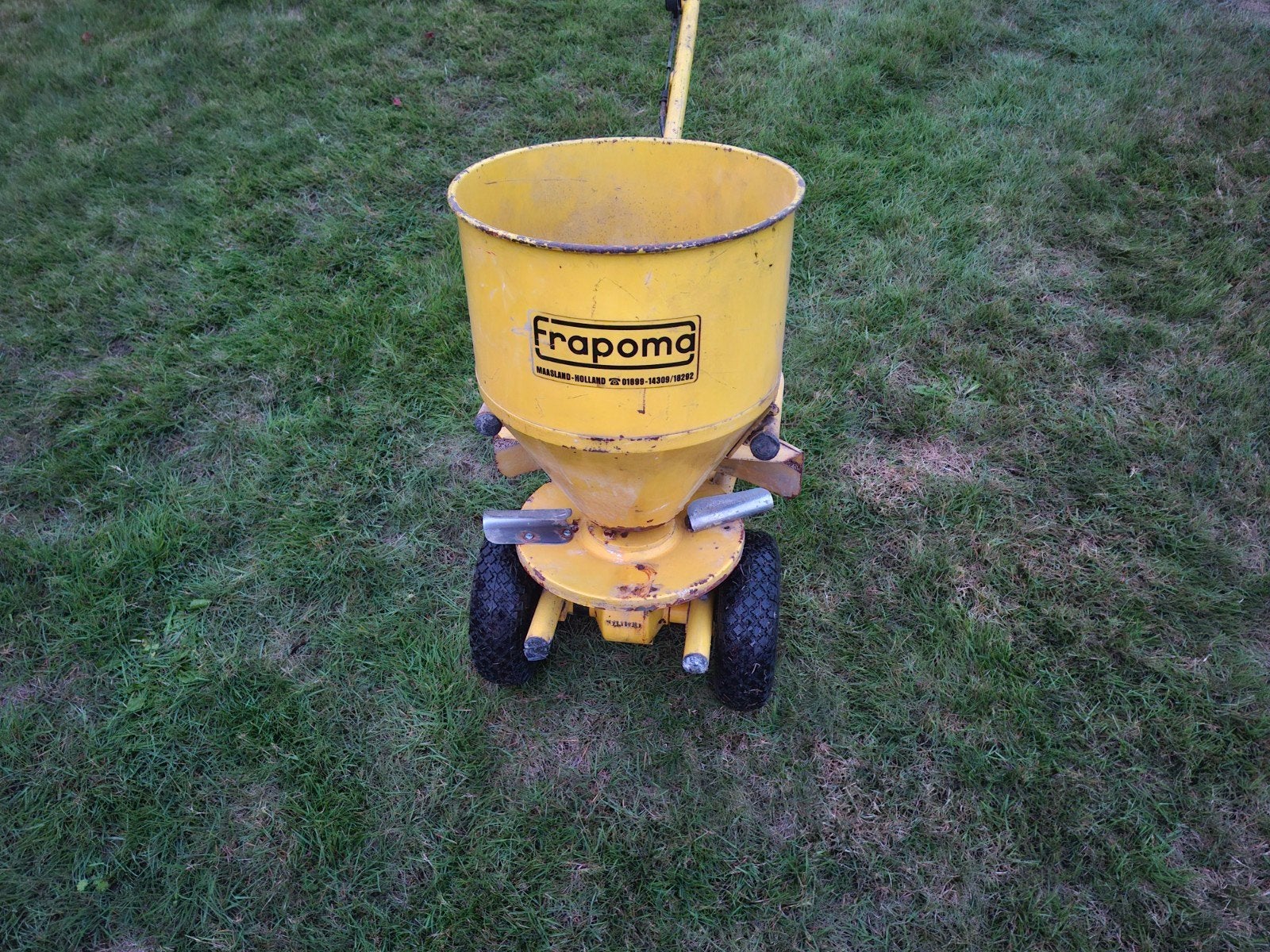 Gamberini strooiwagen, Orec kawasaki grasmaaier, Ophalen, Gebruikt