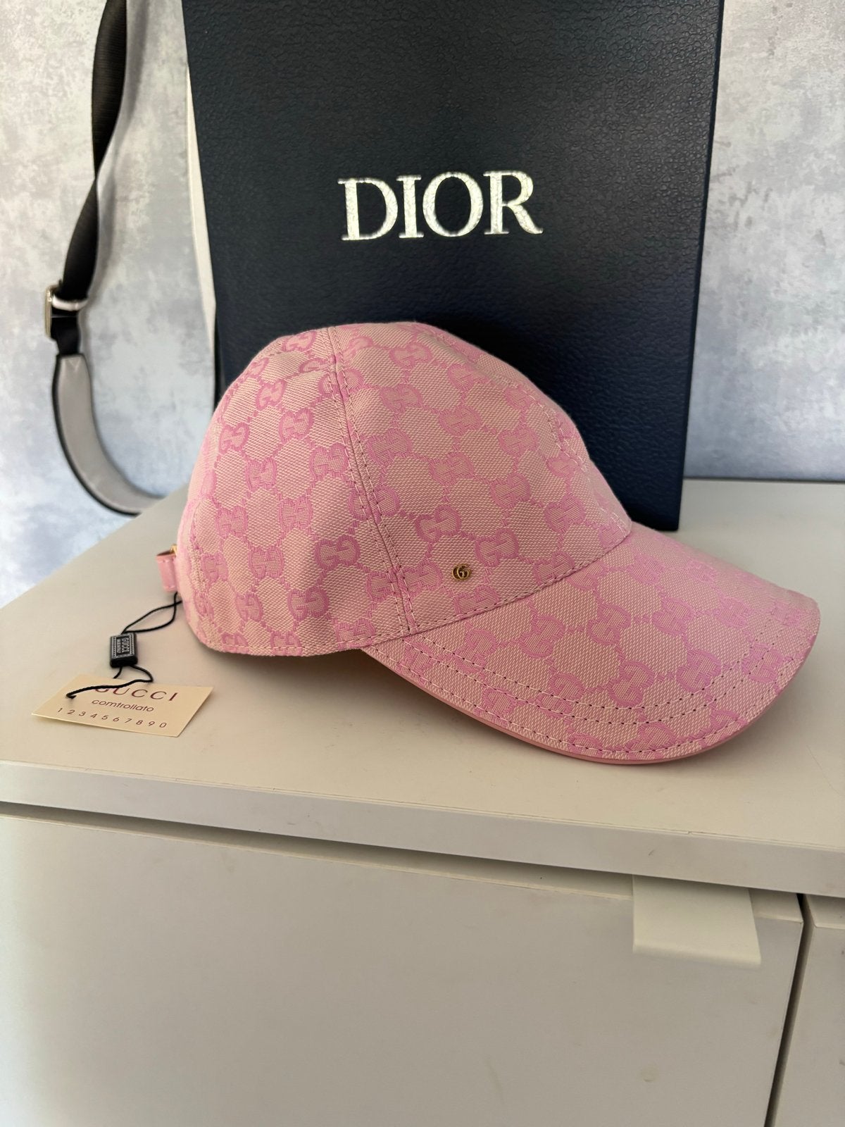 Roze Gucci pet met GG-monogram, Kleding | Dames, Ophalen of Verzenden, Zo goed als nieuw, One size fits all, Pet