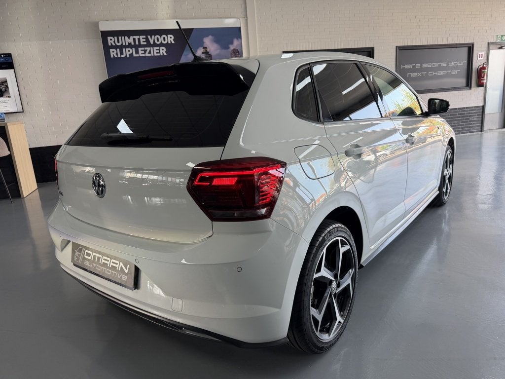 Volkswagen Polo 1.0 TSI R-Line 116PK DSG VIRTUAL CARPLAY, Gebruikt, Wit, Bedrijf, 3 cilinders