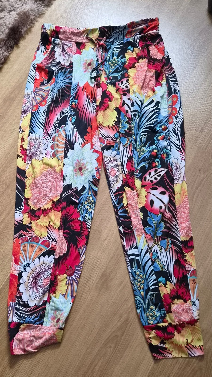 Magna broek met bloemenprint, maat 40/42, Maat 42/44 (L), Magna, Driekwart, Gedragen